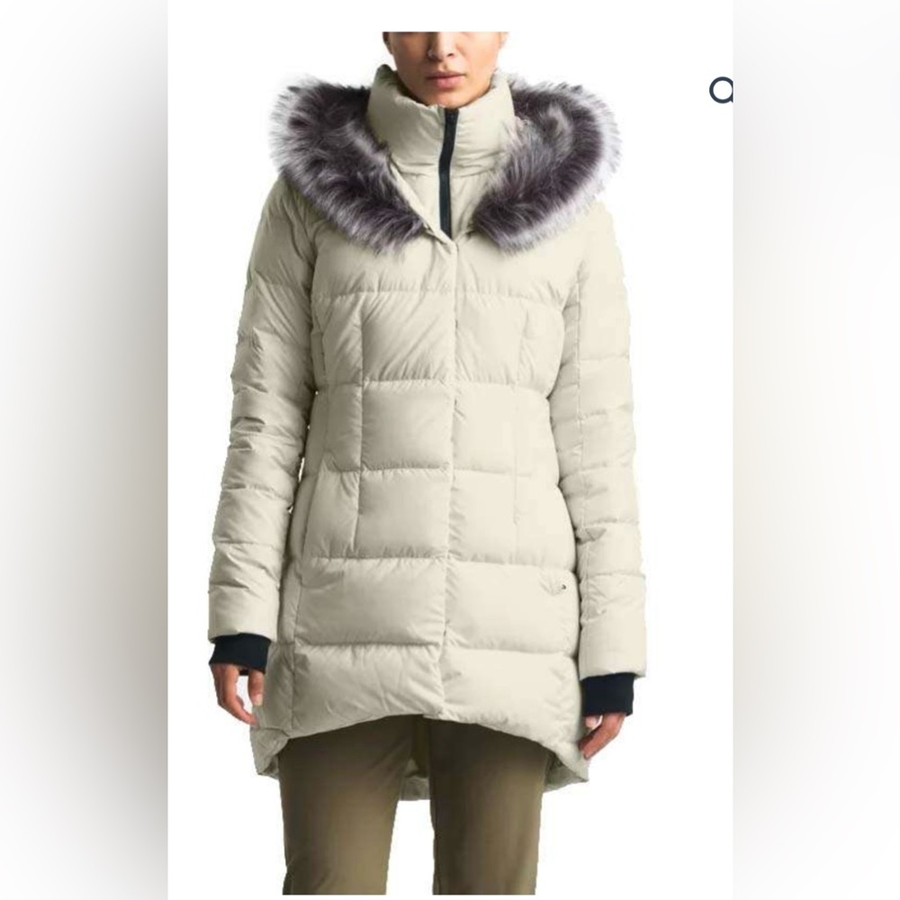 The North Face Women's
Dealio Down Parkina Vintage White